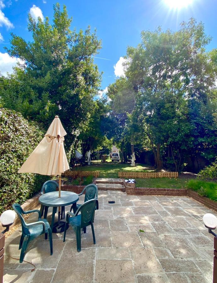 Lala Mundi Bed & Breakfast Brading Exterior foto